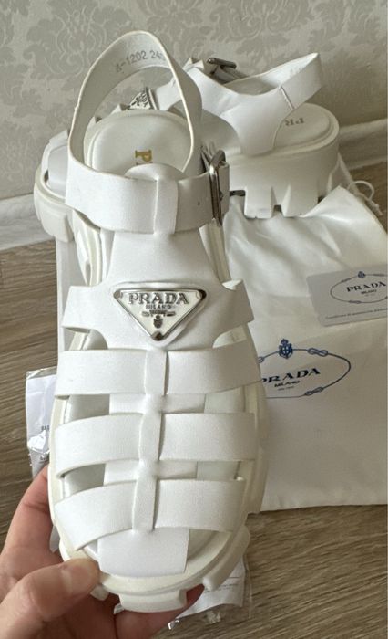 Продается босоножки люкс качество