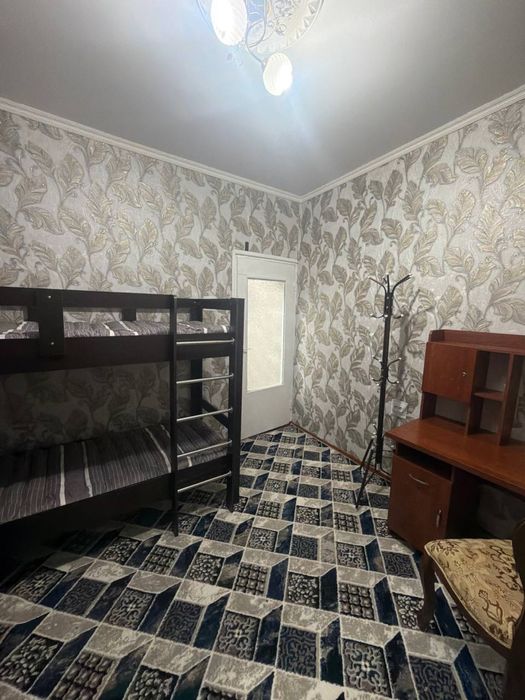 Кровать двухярусная длина-2 метра,ширина-80 см