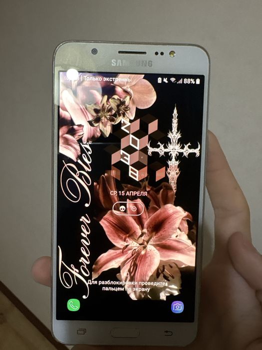 Samsung Galaxy J7 (2016) в рабочем состоянии