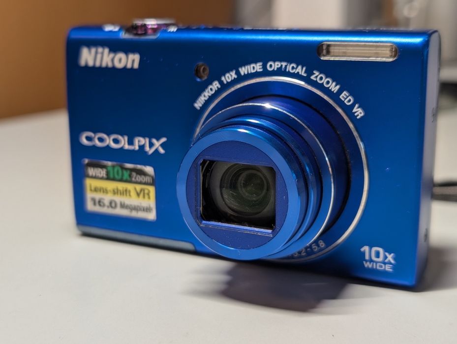 Apart Foto Nikon Coolpix S6200