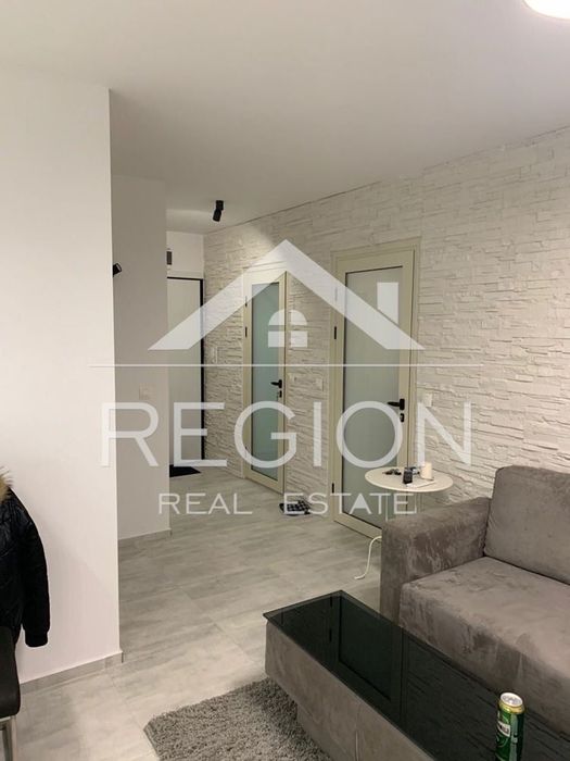 Дава се под наем Тристаен апартамент в Варна, Бриз - 75 кв.м за 1000 € - Снимка #2