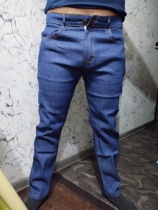 Продам мужские джинсы