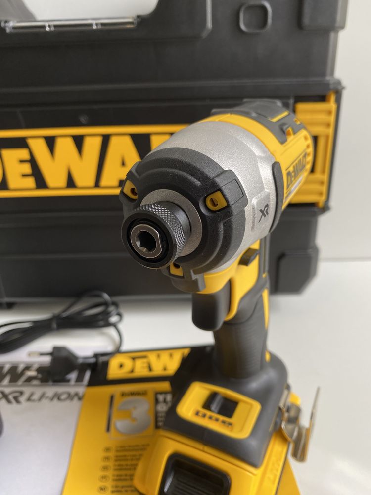 DeWALT Комплект - Ъглошлайф , Винтоверт , Импакт 18V Brushless гр ...
