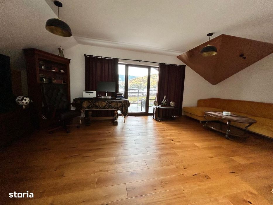 Vand apartament 4 camere + terasa generoasa