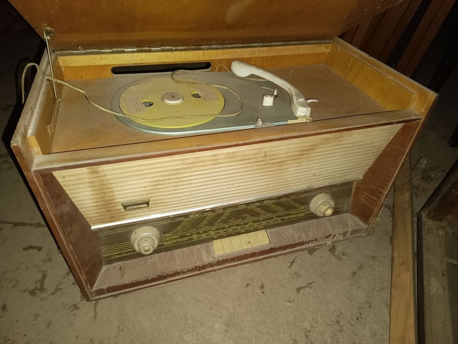 Radio vechi romanesc