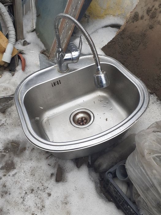 Продаётся фан фан  тюльпан, умывальника.