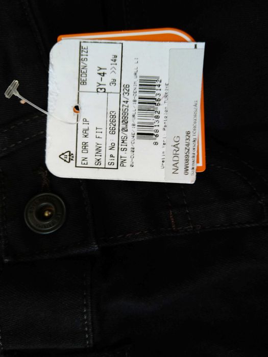 Дънки нови 3-4 г.