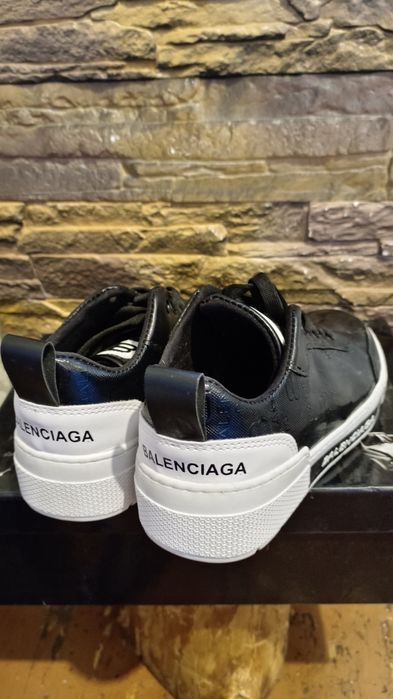 Продаются кроссовки