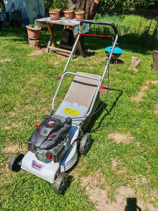 Mașina de tuns iarba/gazon Ikra 1040TL - impecabila