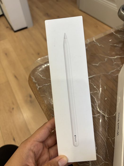 iPad Pro 1тб с клавиатурой и чехлом