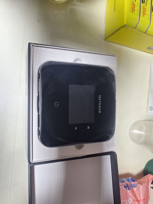 netgear MR 2100 nou Routere