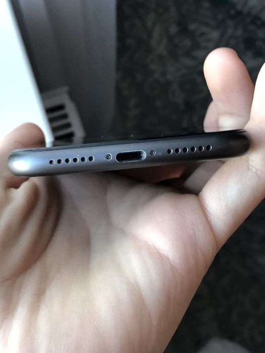 iPhone 11 в хорошем состоянии