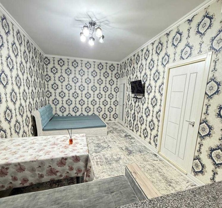 Чиланзар 10 квартал 1 комнатная ,1 этаж