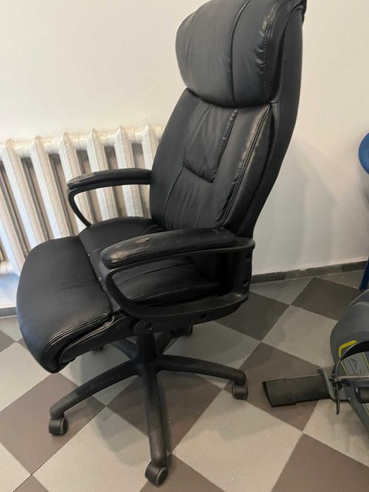 Кожен стол за офис