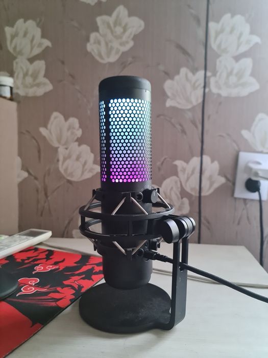 Продам игровой микрофон HyperX Quadcast s