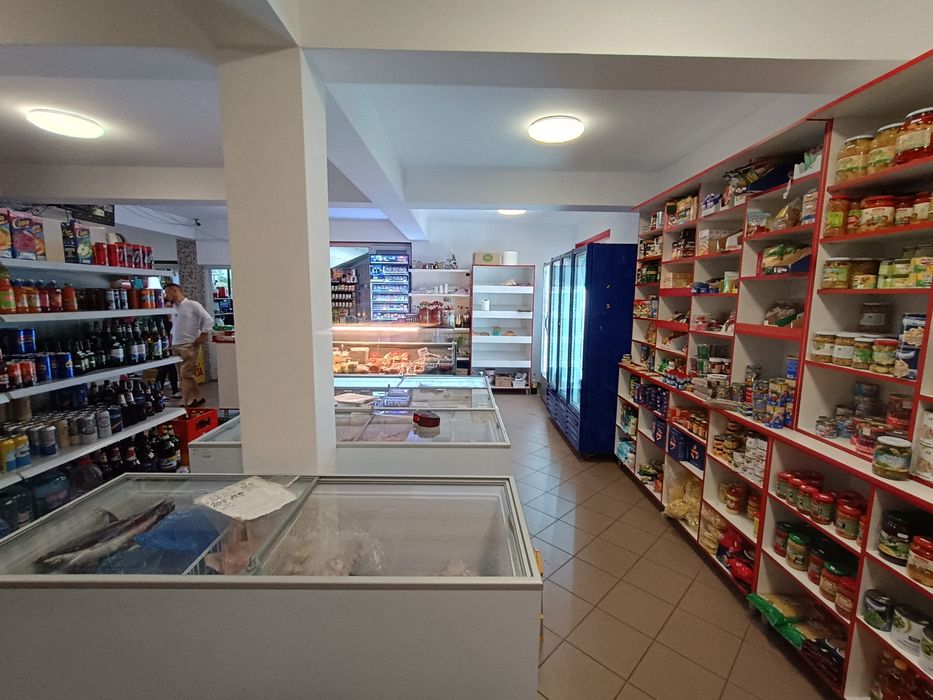 Urgent !!!  Casă de vânzare cu afacere  .