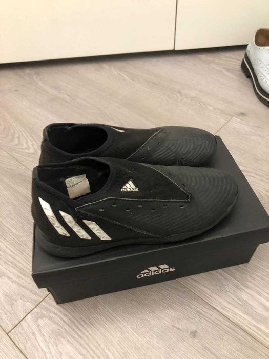 Продам футбольные бутсы