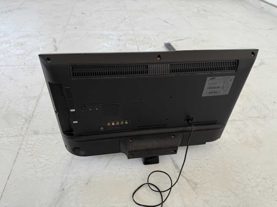 Телевизор Samsung T28E310EW