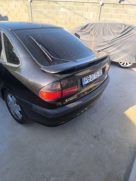 Автомобил Рено Лагуна 2,0 i