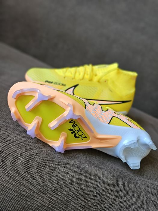 Продам новые бутсы