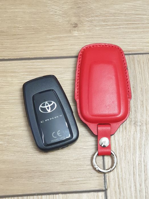 Чехол для ключа Toyota Camry 70. 75