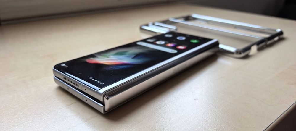 Samsung Galaxy Z Fold 3_256GB_12GB Ram (impecabil) - 2 Linii display