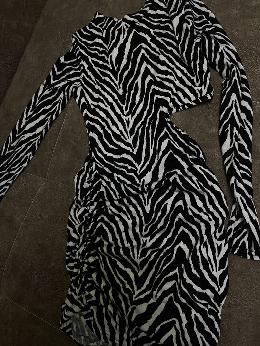 продаю платье повседневное