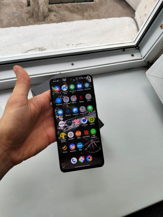 Продам телефон poco f3