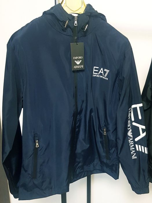 Geaca EA7. primavara impermeabila