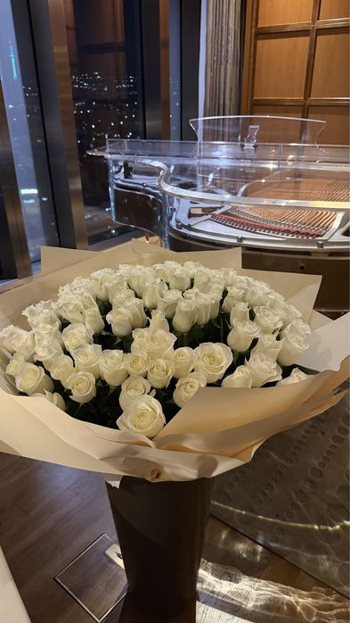 Продам букет белые 101 роза метровые