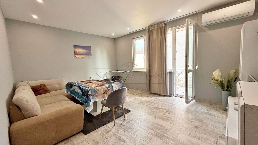 Дава се под наем Тристаен апартамент в Бургас, Сарафово - 80 кв.м за 663 € - Снимка #1