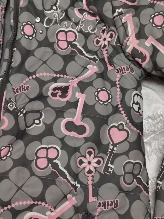 Женская куртка и плащ