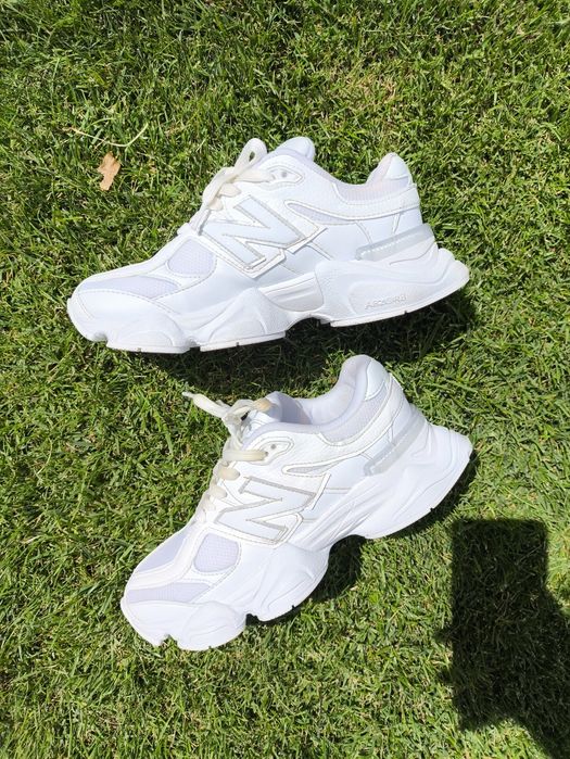 New Balance 9060 Full White - mărimea 38

EU / 7 US