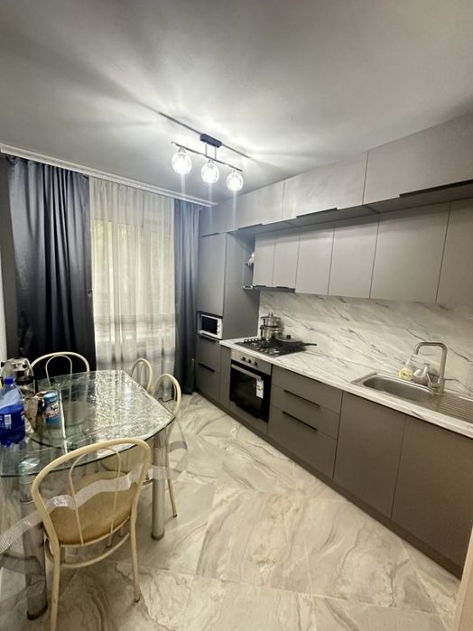 Продам 3 к р-н Достык молла 1/10