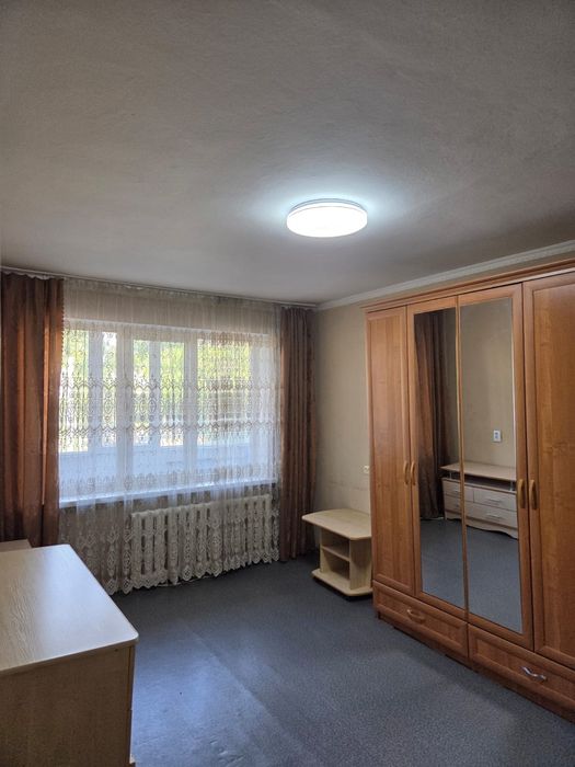 Продам 1 к р-н магазина Глобус 2/5
