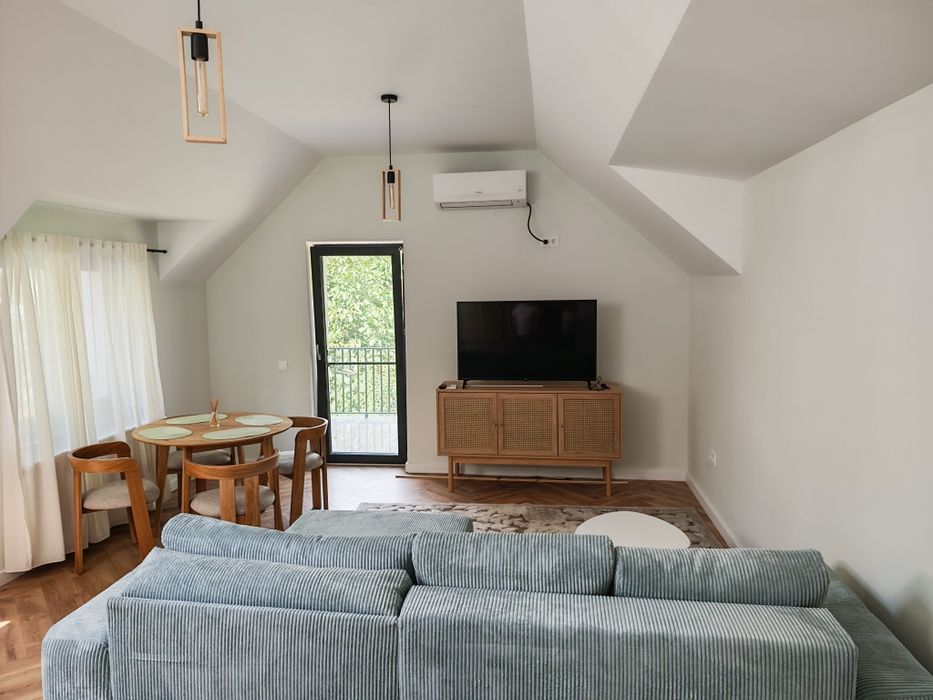 PF închiriez apartament /duplex in Parcul Regina Maria