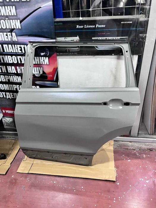 задняя дверь тигуан