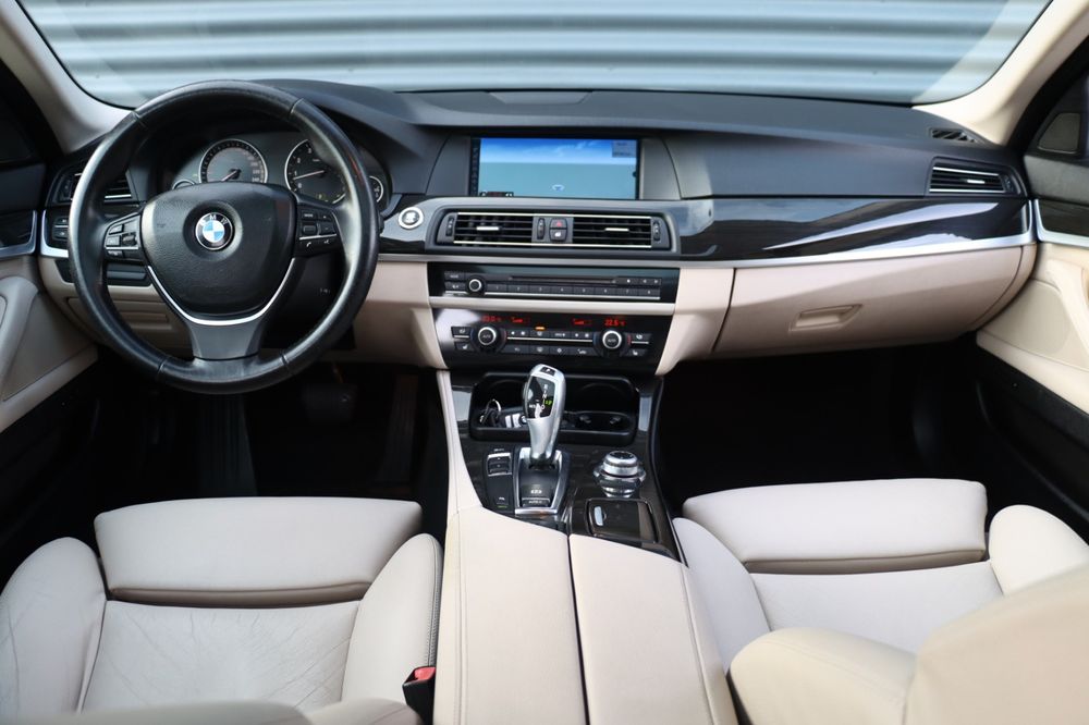 BMW 528i,2 Butoane, Automat, Trapa, Xenon GARANTIE/RATE, Variante auto