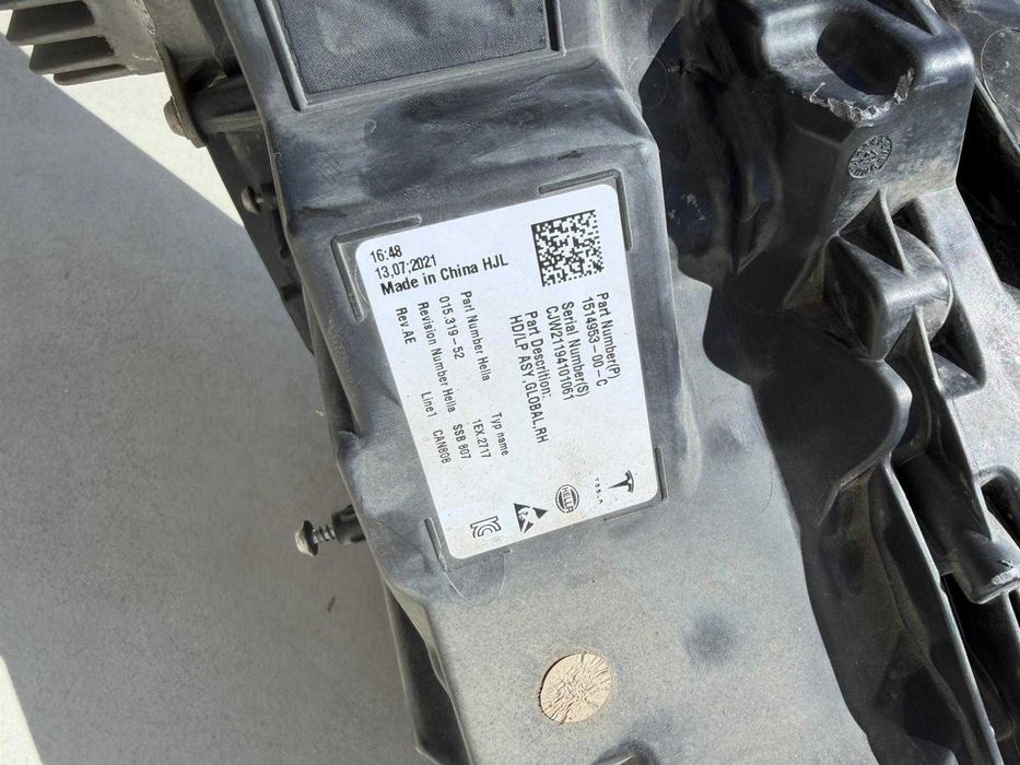 Far stanga si dreapta TESLA 3