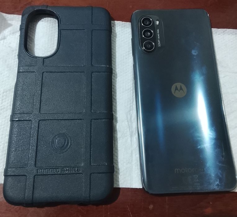 Telefone pentru piese 2 Motorola și un Samsung