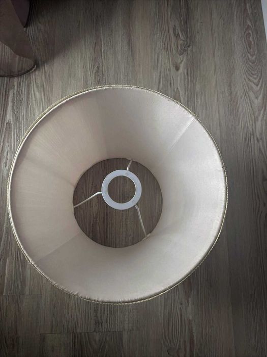 Нарядный розово-бежевый абажур