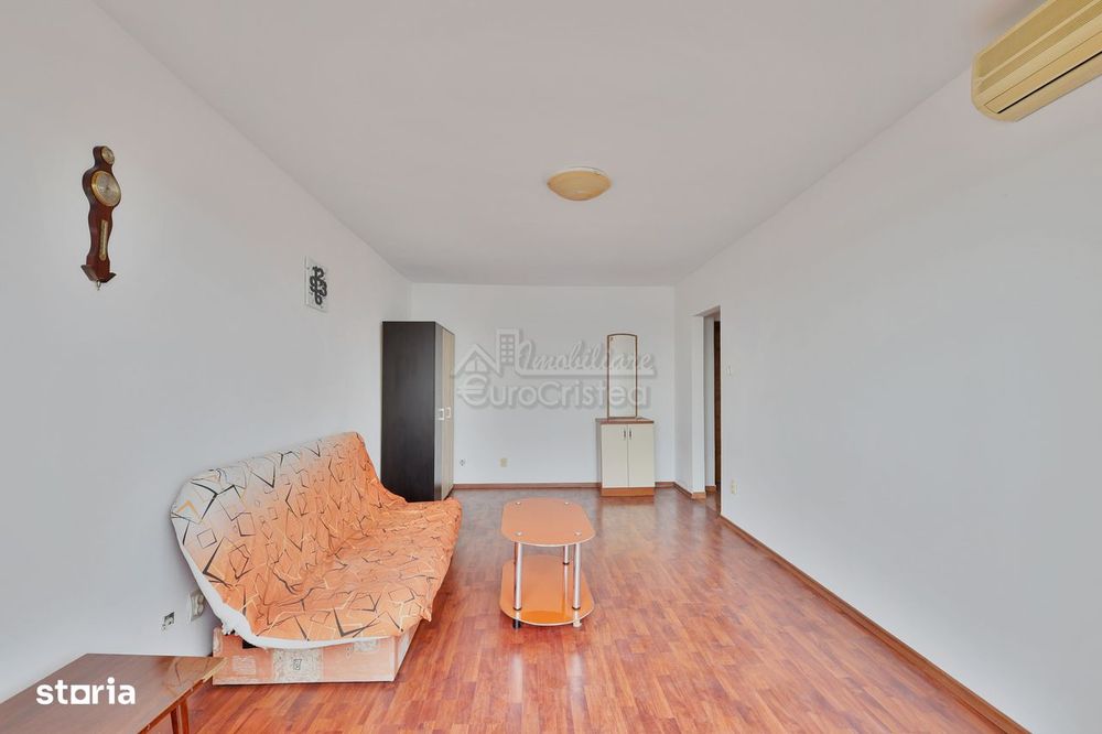 Apartament în Mangalia, Vedere panoramică către Portul Turistic