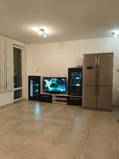 Дава се под наем Двустаен апартамент в Бургас, Сарафово - 77 кв.м за 178.5 € - Снимка #2