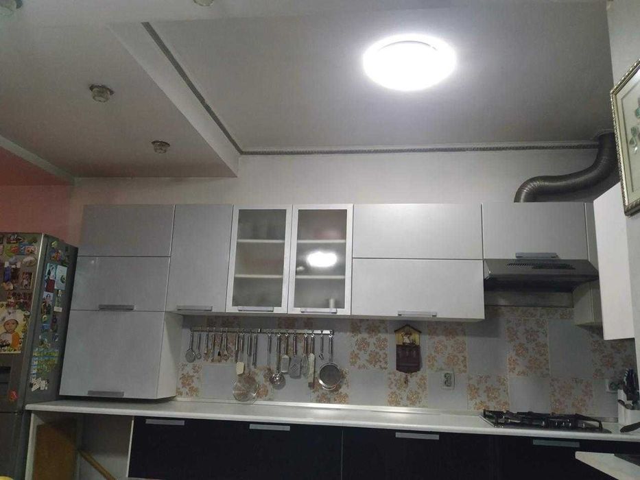 Продам дом возле парка