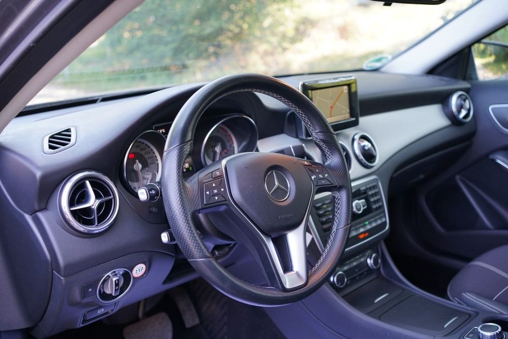 Mercedes GLA 250 2.0i 210 cp 4-Matic Automata 7G-Tronic Euro6 Fara Accidente Garanție KmReali