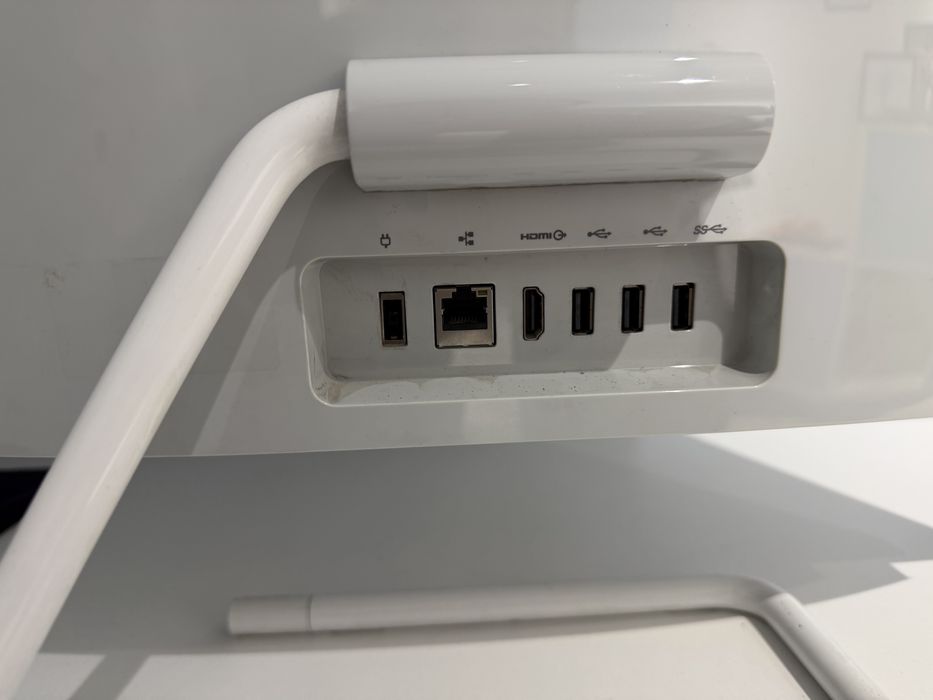 Моноблок Lenovo IdeaCentre AIO 3 24IMB05