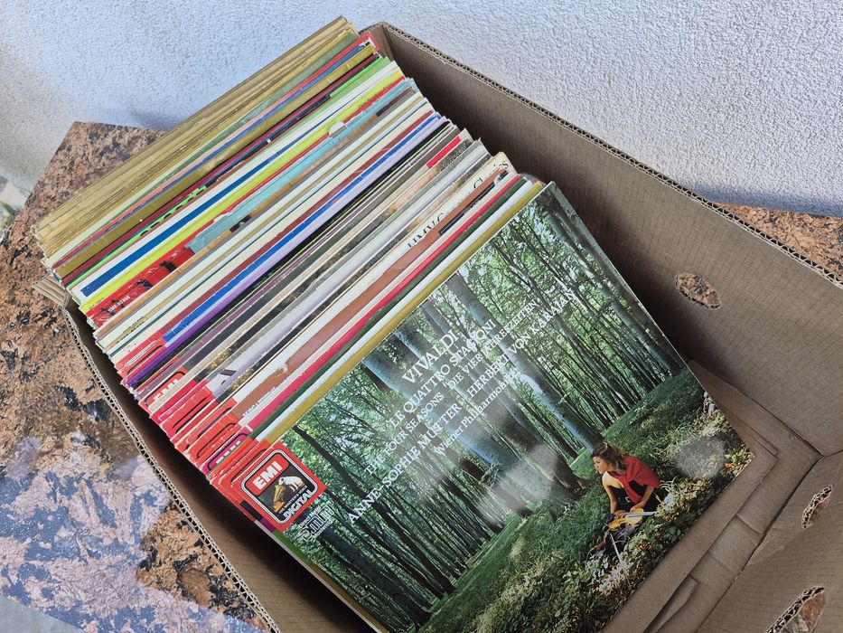 Vând lot 150LP discuri vinil EMI HIS Master's Voice cu muzica clasica