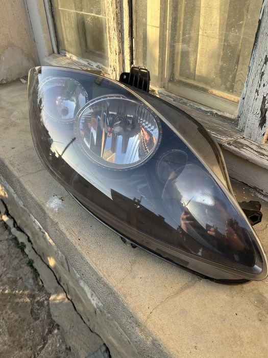 Десен фар Сеат Алтеа