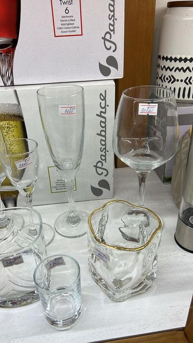 Продам чайные сервизы и фужеры