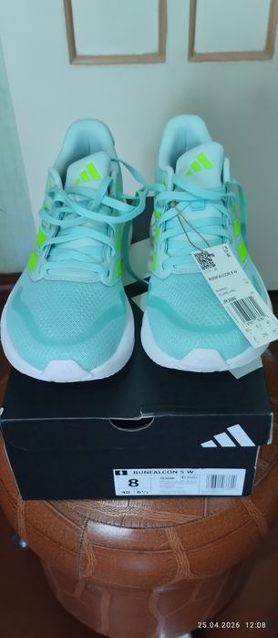 Оригинал. С Америки - кроссовки Адидас.